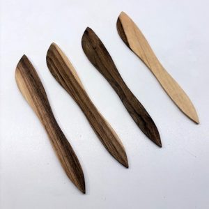 21215 Smörkniv enkel valnöt